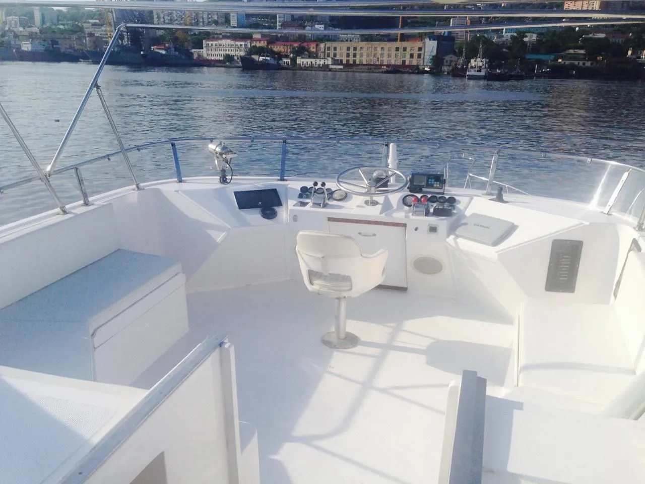Charter a 17m Boat in Vladivostok