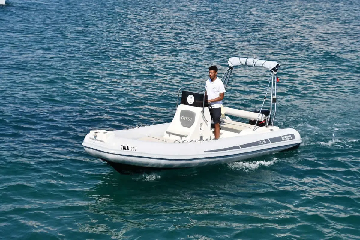 No Name Charter Boat