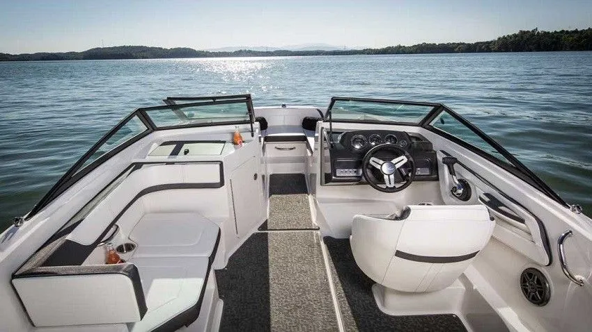 Sea Ray SPXE-OB Charter Boat