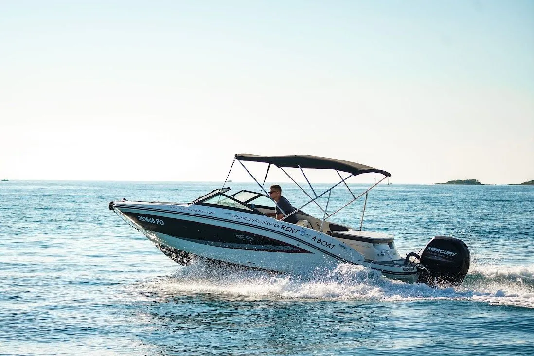 No Name Charter Boat