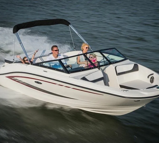 5.94m Rab Sea Ray 19 SPX Motor Boat Hire