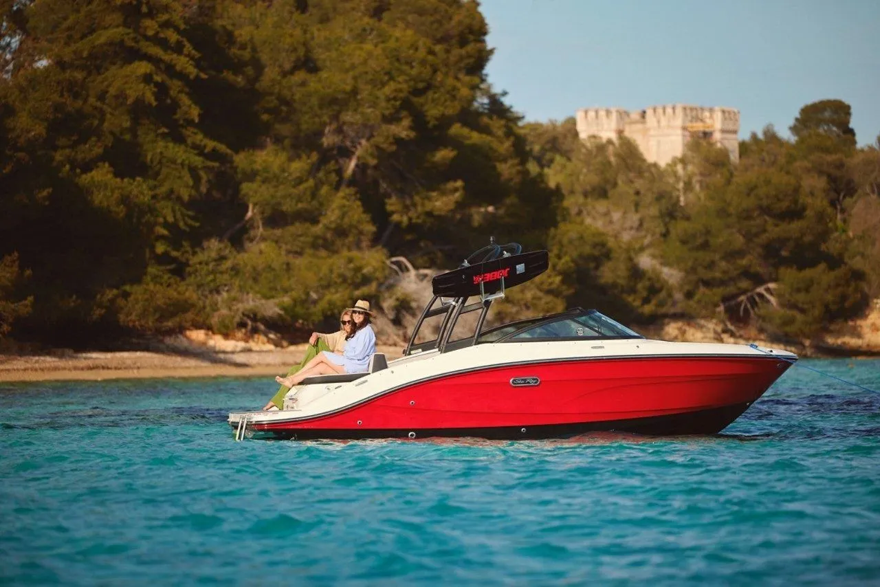 Charter a 6.5m Sea Ray 210 Motor Boat in Alcudia