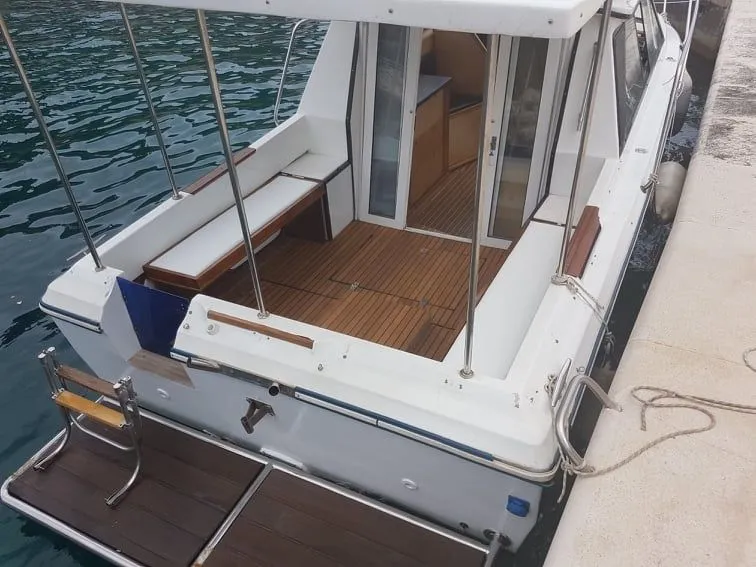 No Name Charter Boat