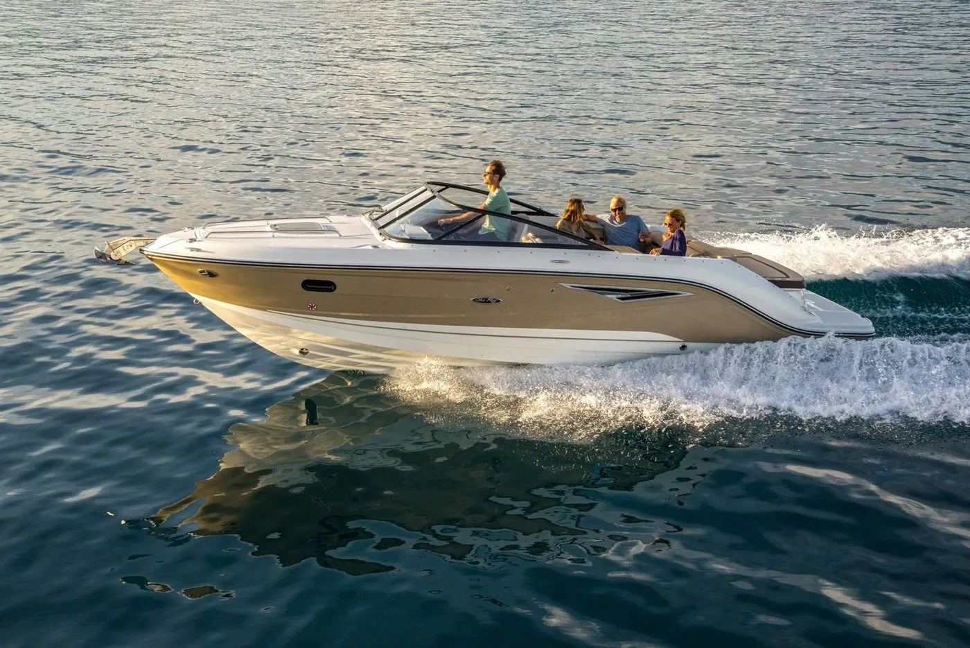 Explore Rab on a 8.08m Rental Motor Boat Sea Ray 250 SS