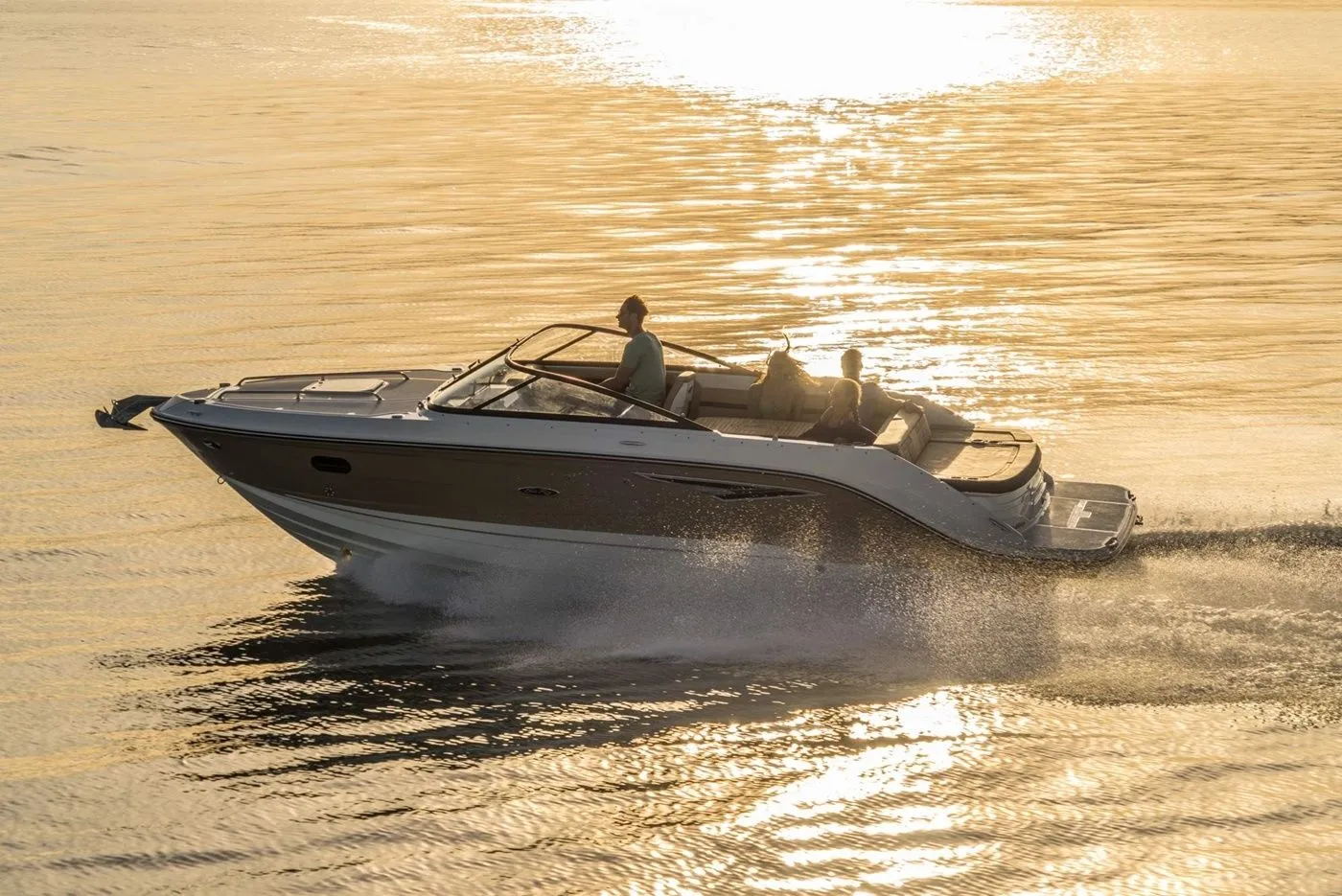 Explore Rab on a 8.08m Rental Motor Boat Sea Ray 250 SS