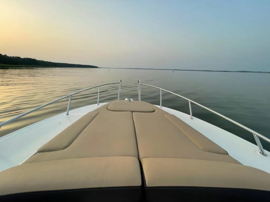 Rent a 8.07m Motor Boat in Bogaczewo