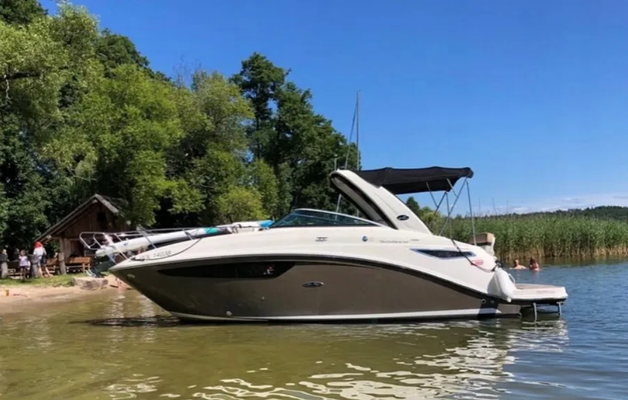 Rent a 8.39m Motor Yacht Sea Ray 265 in Wilkasy
