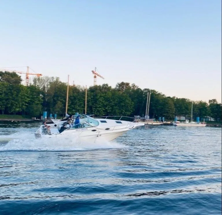 Sea Ray Charter Boat