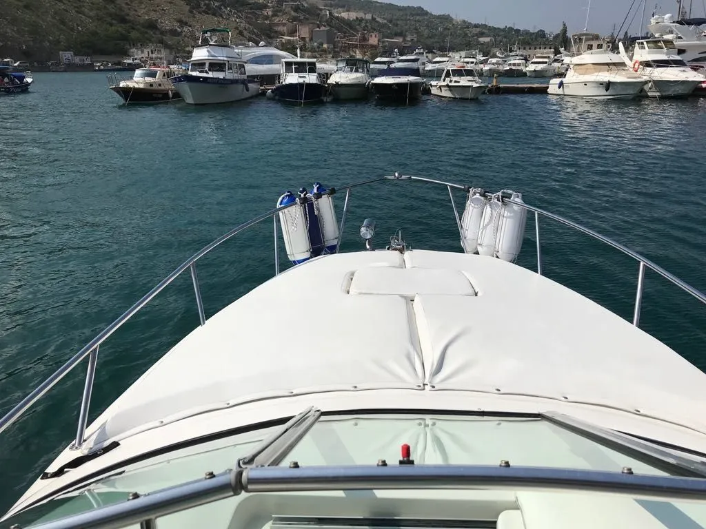 9m Sevastopol Sea Ray 275 Motor Yacht Hire