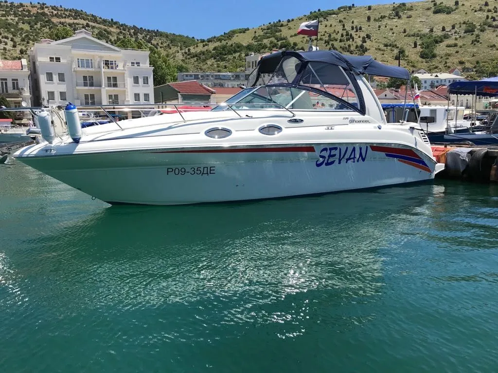 9m Sevastopol Sea Ray 275 Motor Yacht Hire