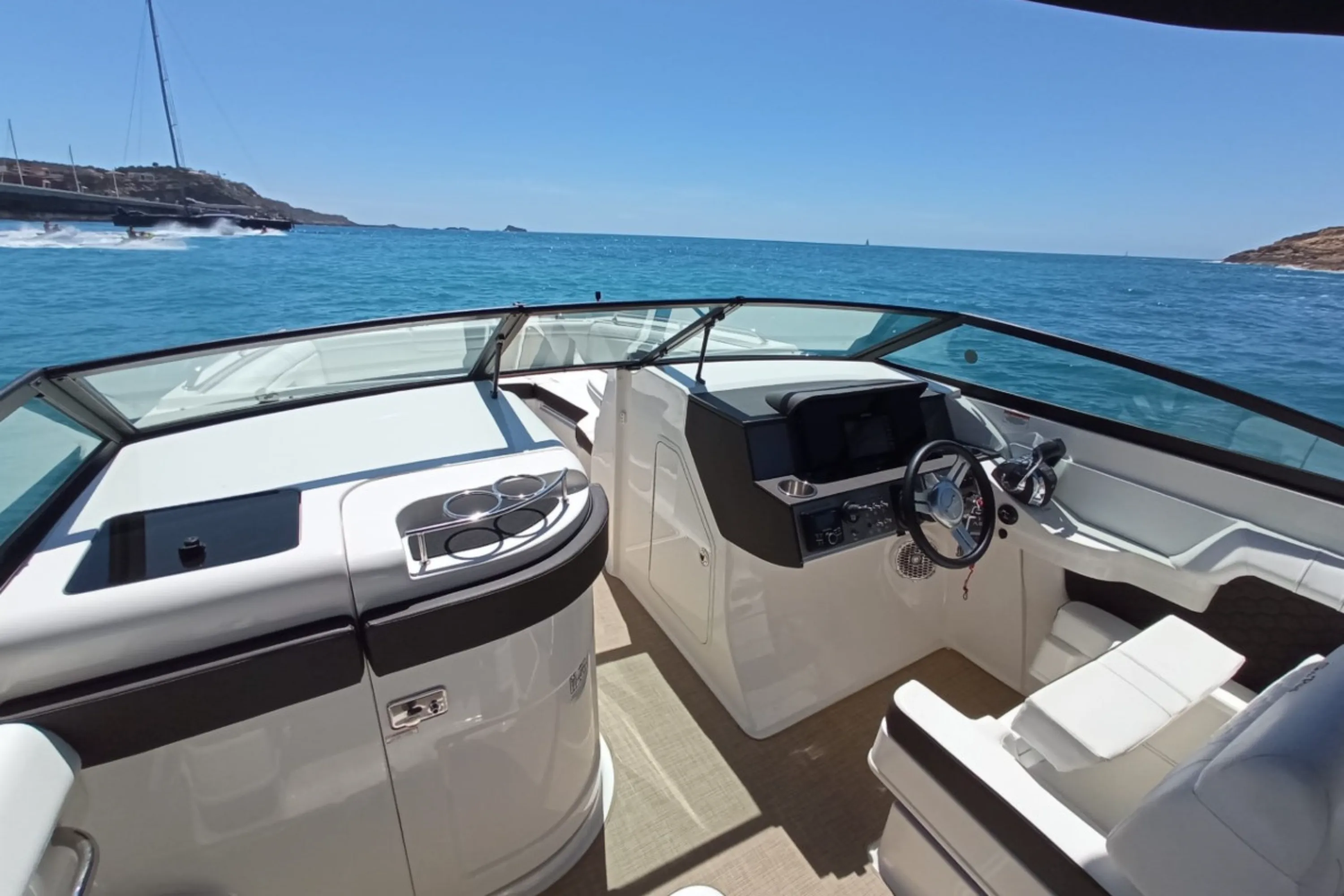 Explore El Toro on a 9m Rental Motor Boat Sea Ray 290