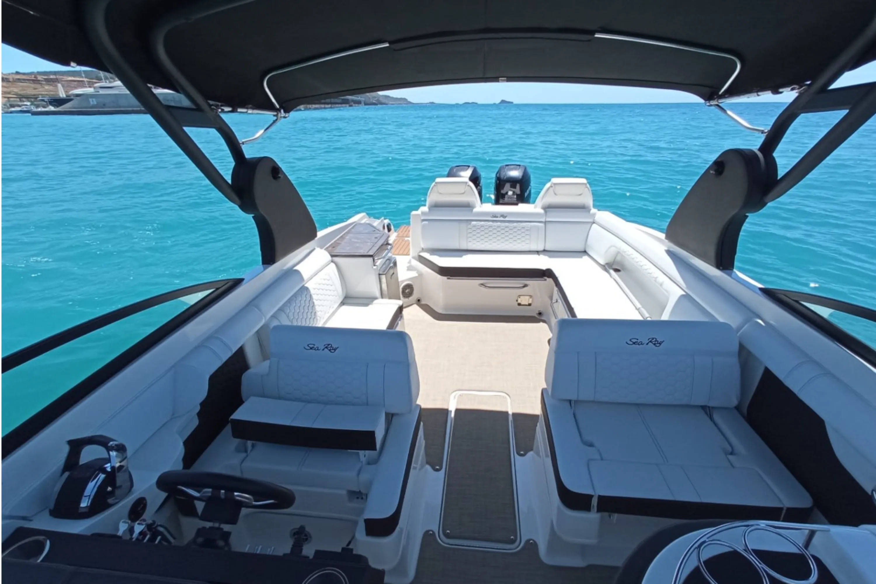 Explore El Toro on a 9m Rental Motor Boat Sea Ray 290