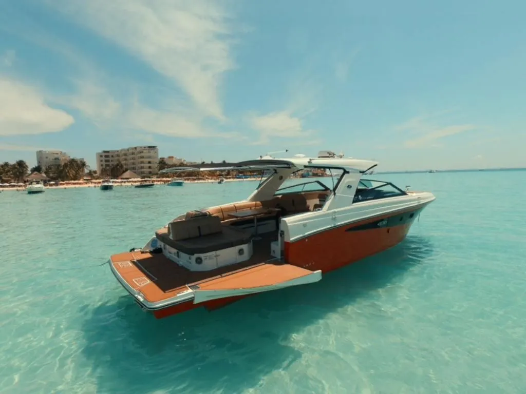 Cancun SLX лодка на прокат - 3