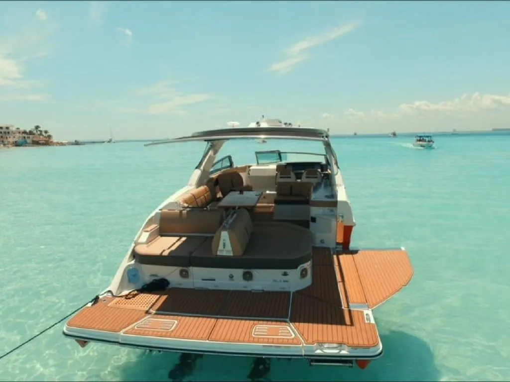 Cancun SLX лодка на прокат - 2