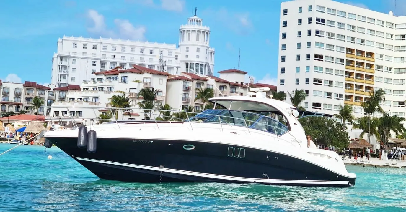 Cancun 13.72m Kiralık Motoryat Sea Ray 44