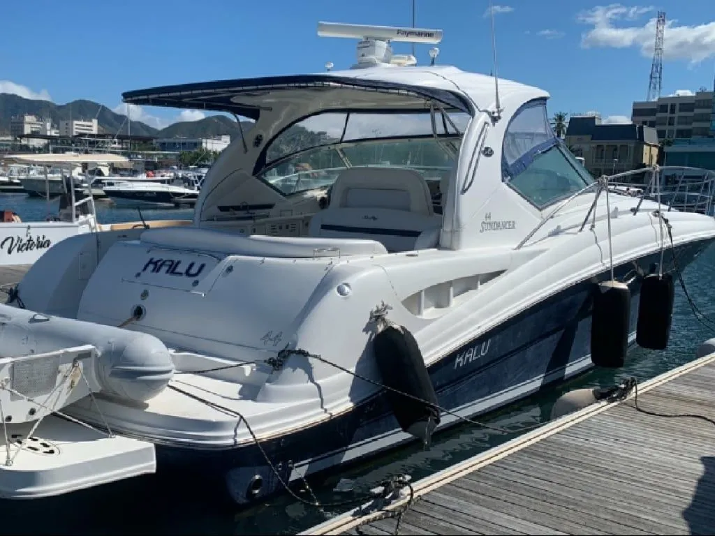 Charter a 13.41m Sea Ray 440 Motor Yacht in Santa Marta