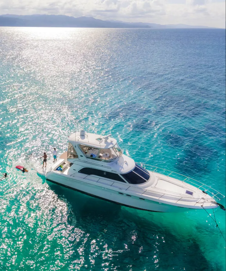 Charter a 15.54m Boat in Montego Bay