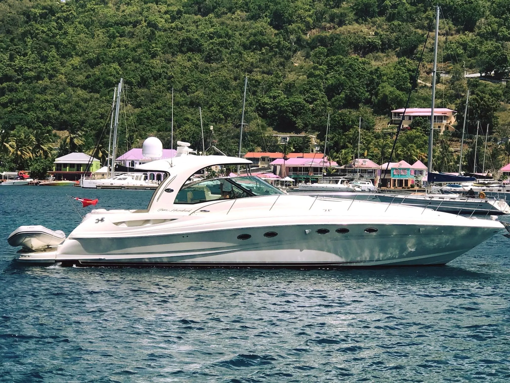 Explore Tortola on a 15.4m Rental Sea Ray 500 Sundancer
