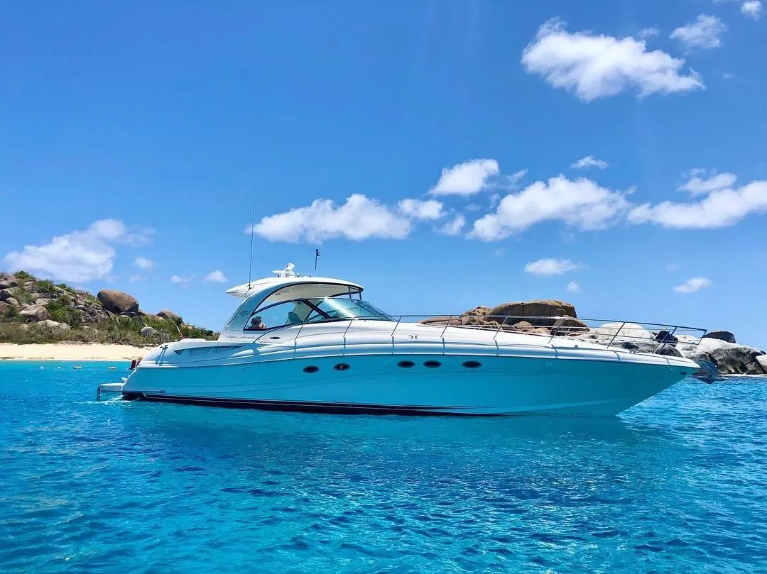 Explore Tortola on a 15.4m Rental Sea Ray 500 Sundancer