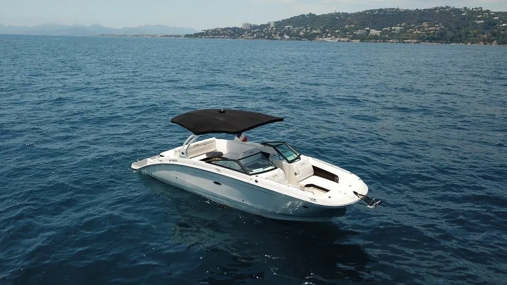 Charter a 8.3m Motor Boat in Golfe-Juan