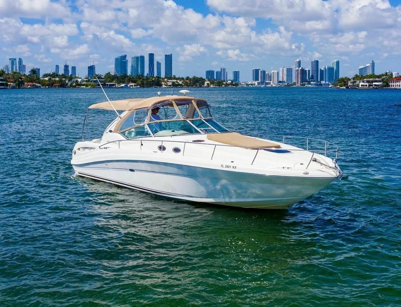 12m Miami Motor Yacht Sea Ray Sundancer 340 Hire