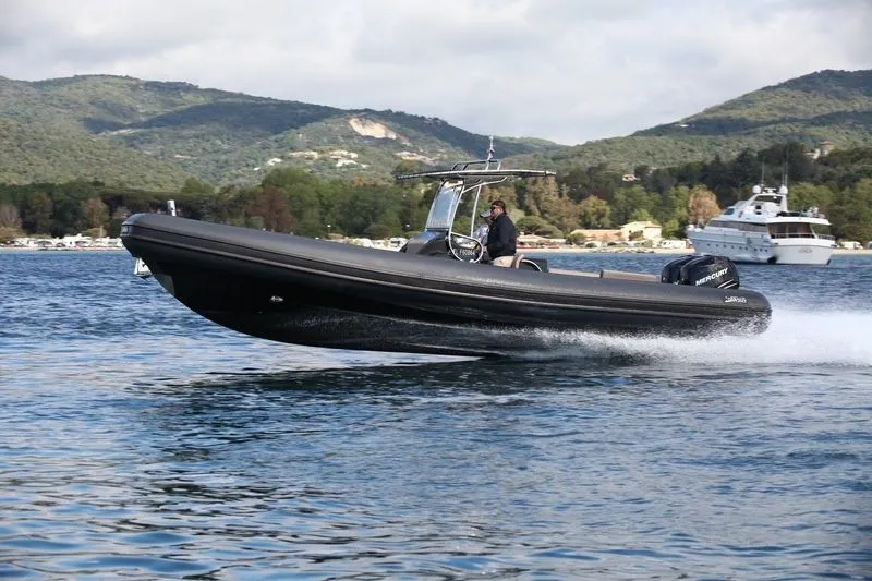 Charter a 8.5m Motor Boat in Cogolin