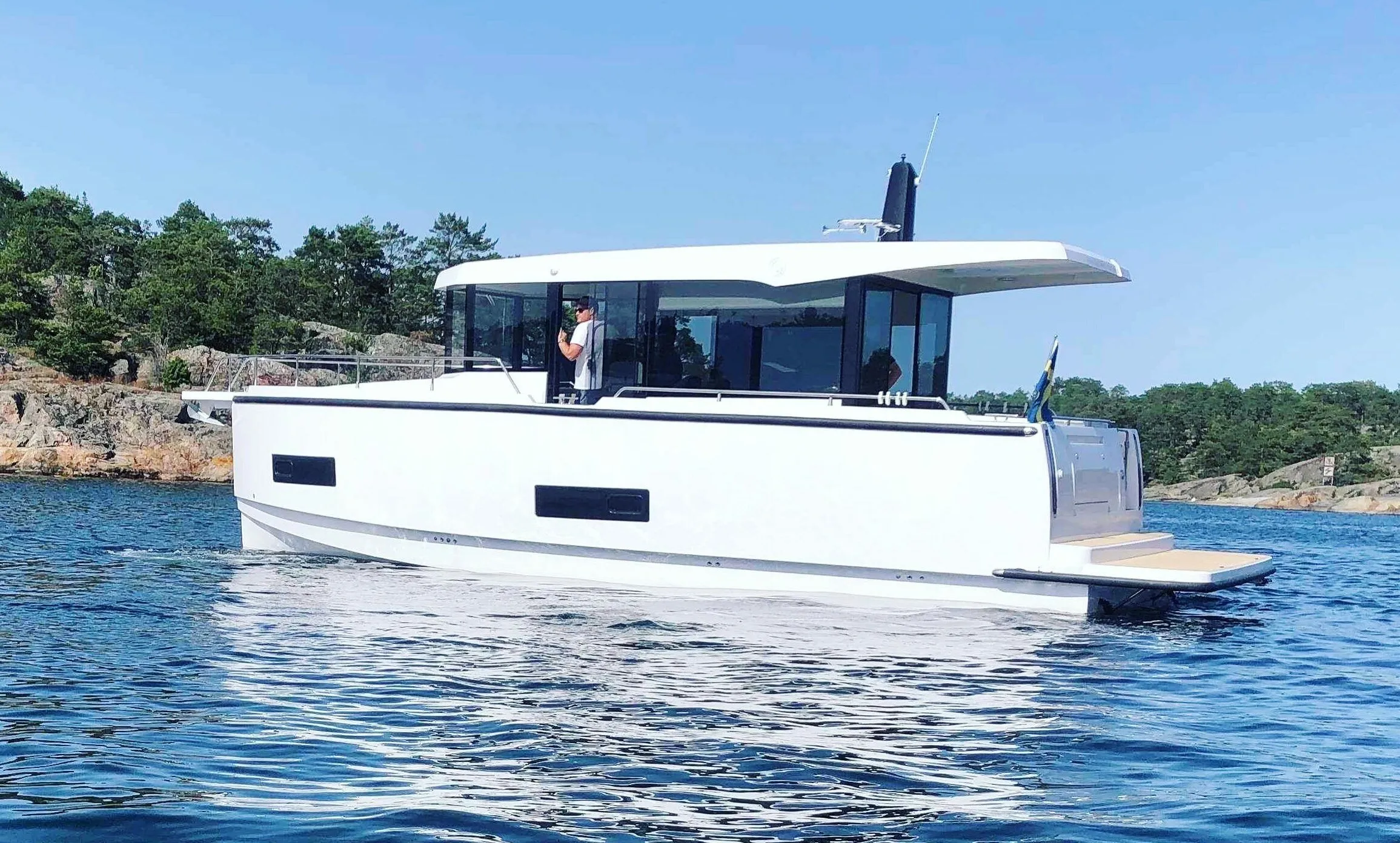 Charter a 10.8m Motor Yacht in Stockholm