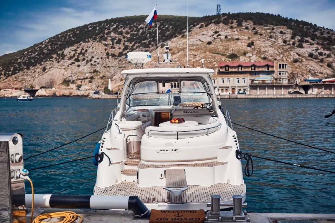 Rent a 11.74m Motor Yacht Sealine 37 in Sevastopol