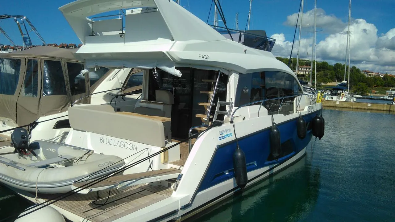 Explore Pula on a 13.55m Rental Boat