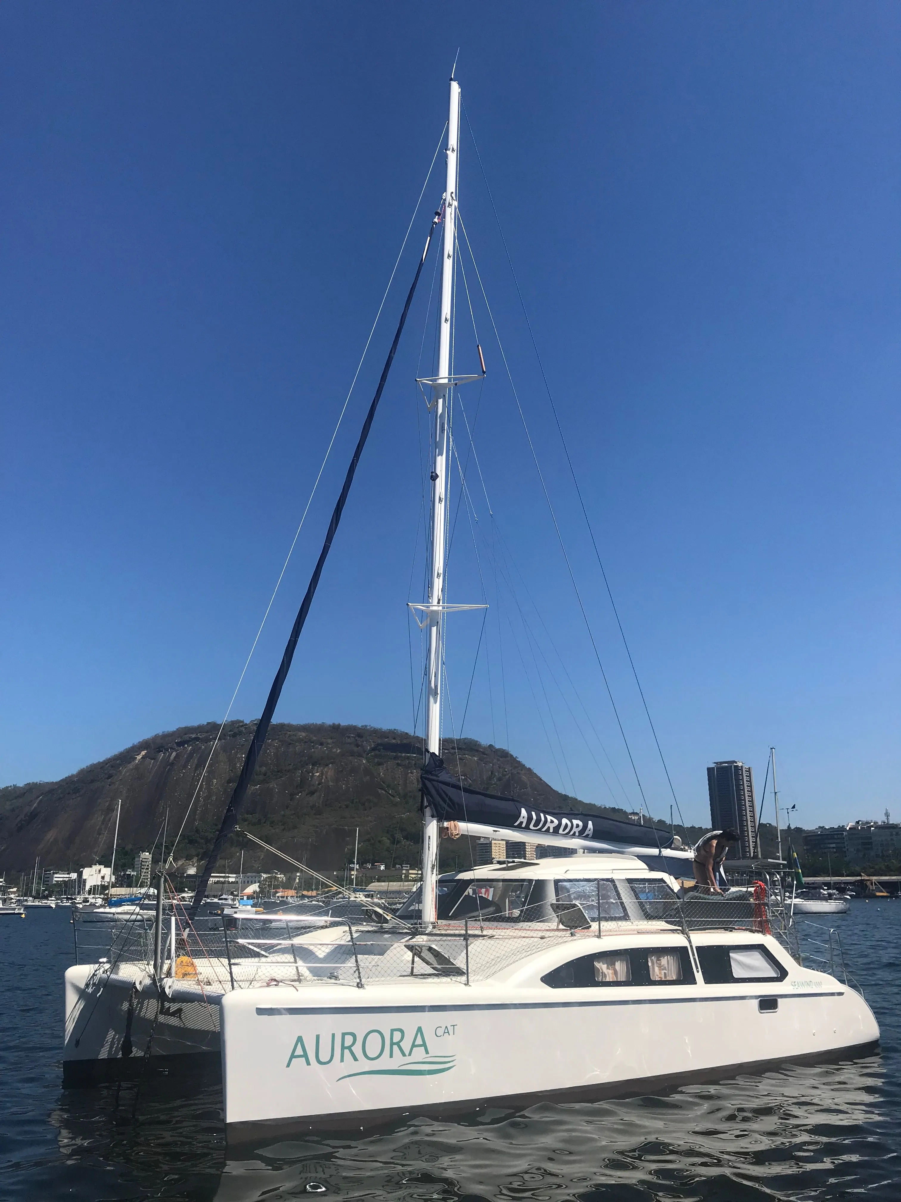 Explore Angra dos Reis on a 10m Rental Boat