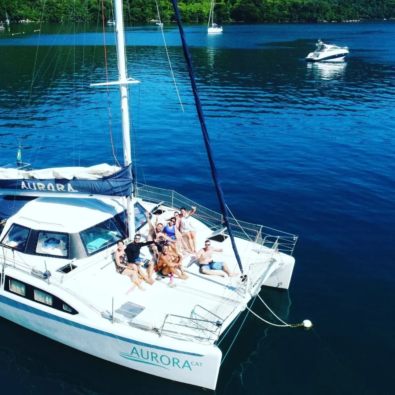 Explore Angra dos Reis on a 10m Rental Boat