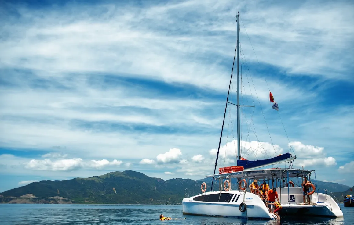 Арендуйте 10.3м Seawind 1050 в Нячанг