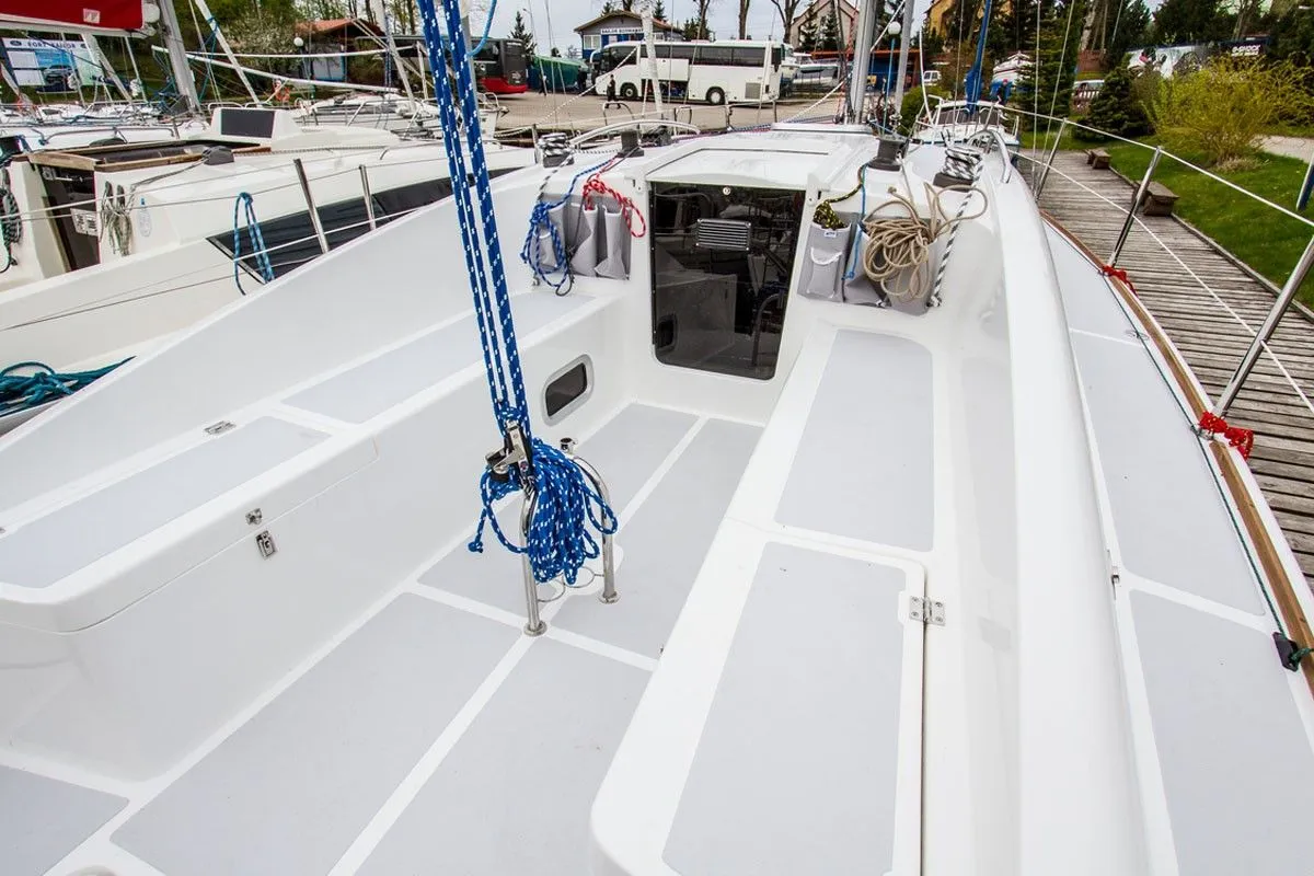 Monsun 1 Charter Boat