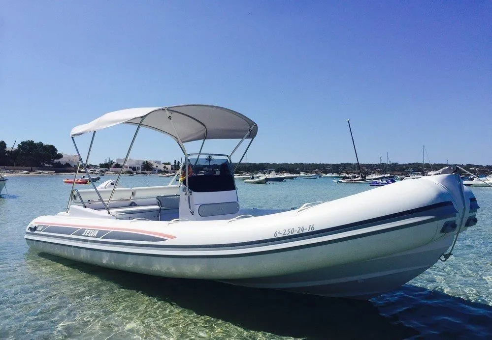 Rent a 5.99m Motor Boat in Ibiza Town