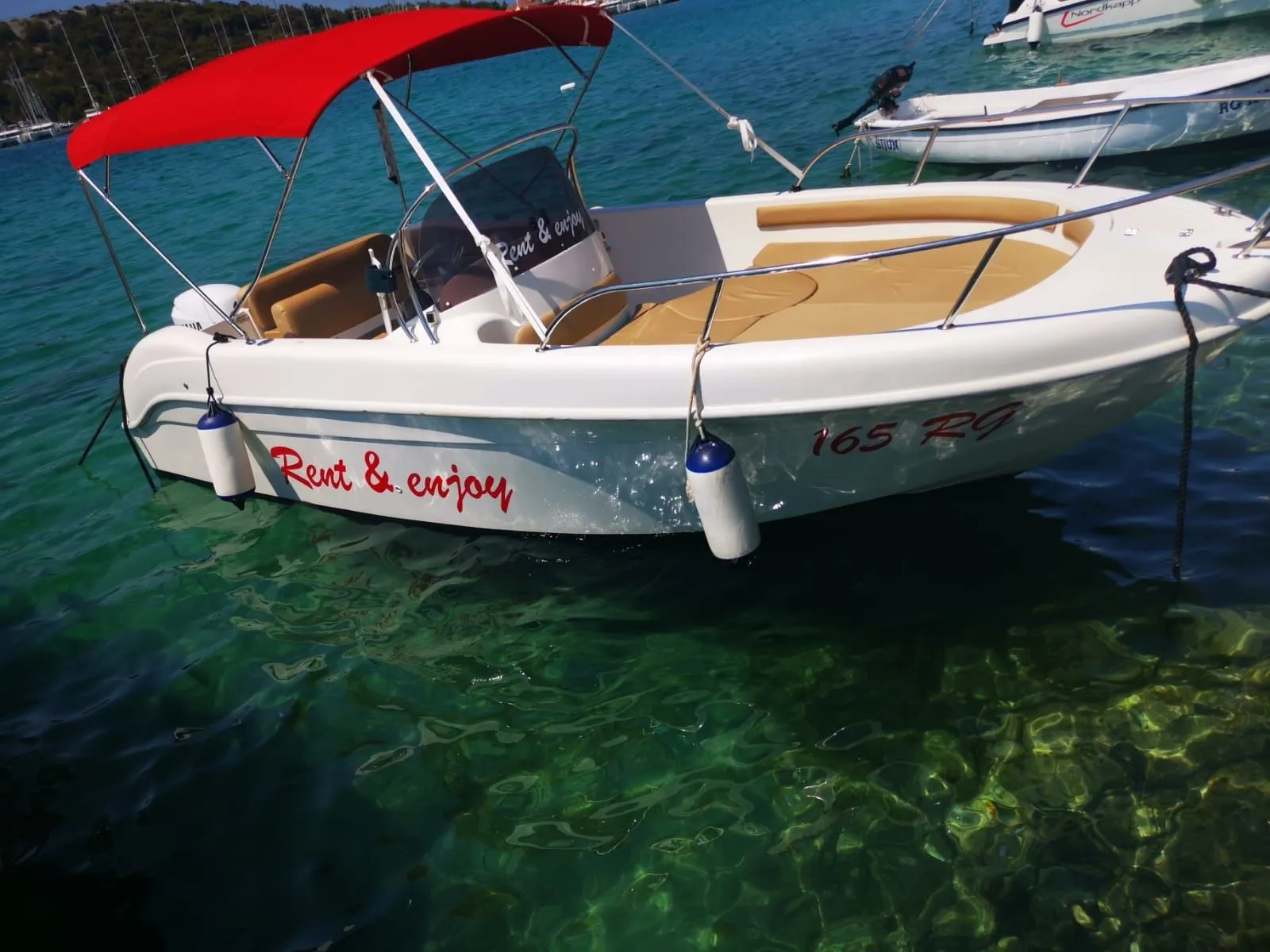 Charter a 6.5m Selva 650 Motor Boat in Rogoznica