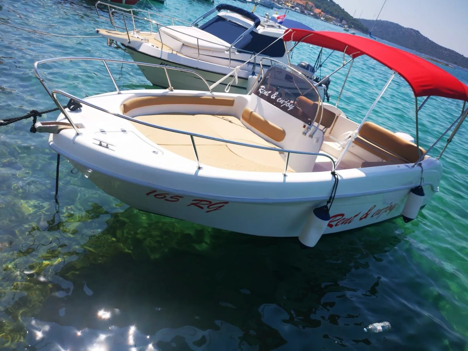 Charter a 6.5m Selva 650 Motor Boat in Rogoznica