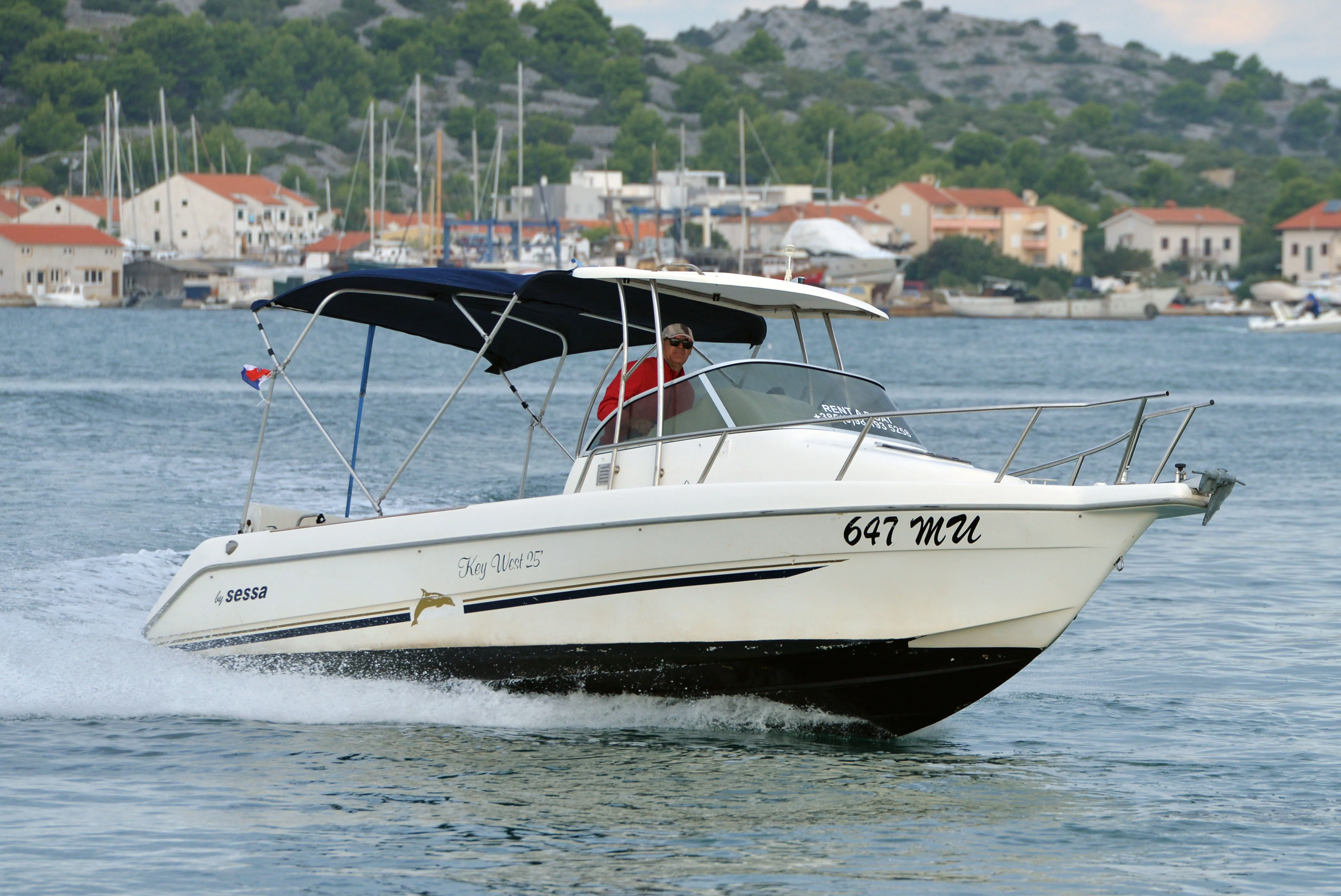 Charter a 7.5m Sessa 25 Motor Boat in Murter