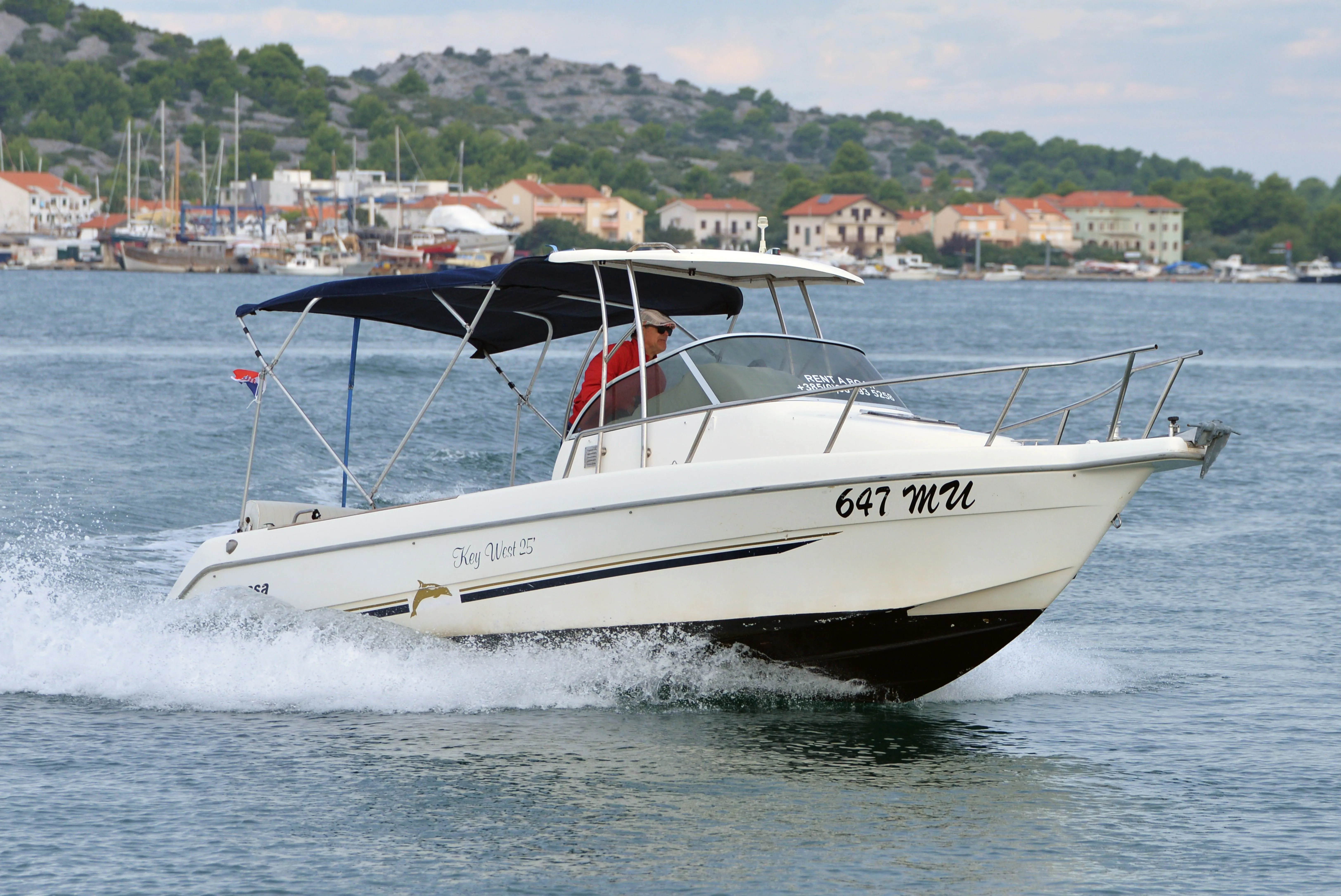 Charter a 7.5m Sessa 25 Motor Boat in Murter