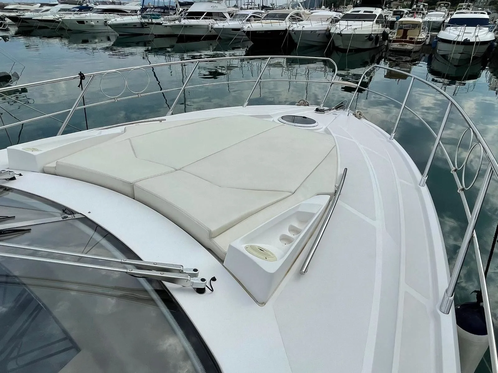 Rent a 11.83m Motor Yacht in Opatija