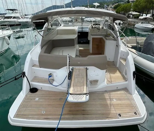 Rent a 11.83m Motor Yacht in Opatija