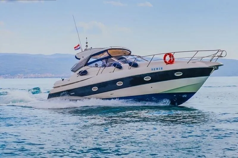 Rent a 13.12m Boat in Stobreč