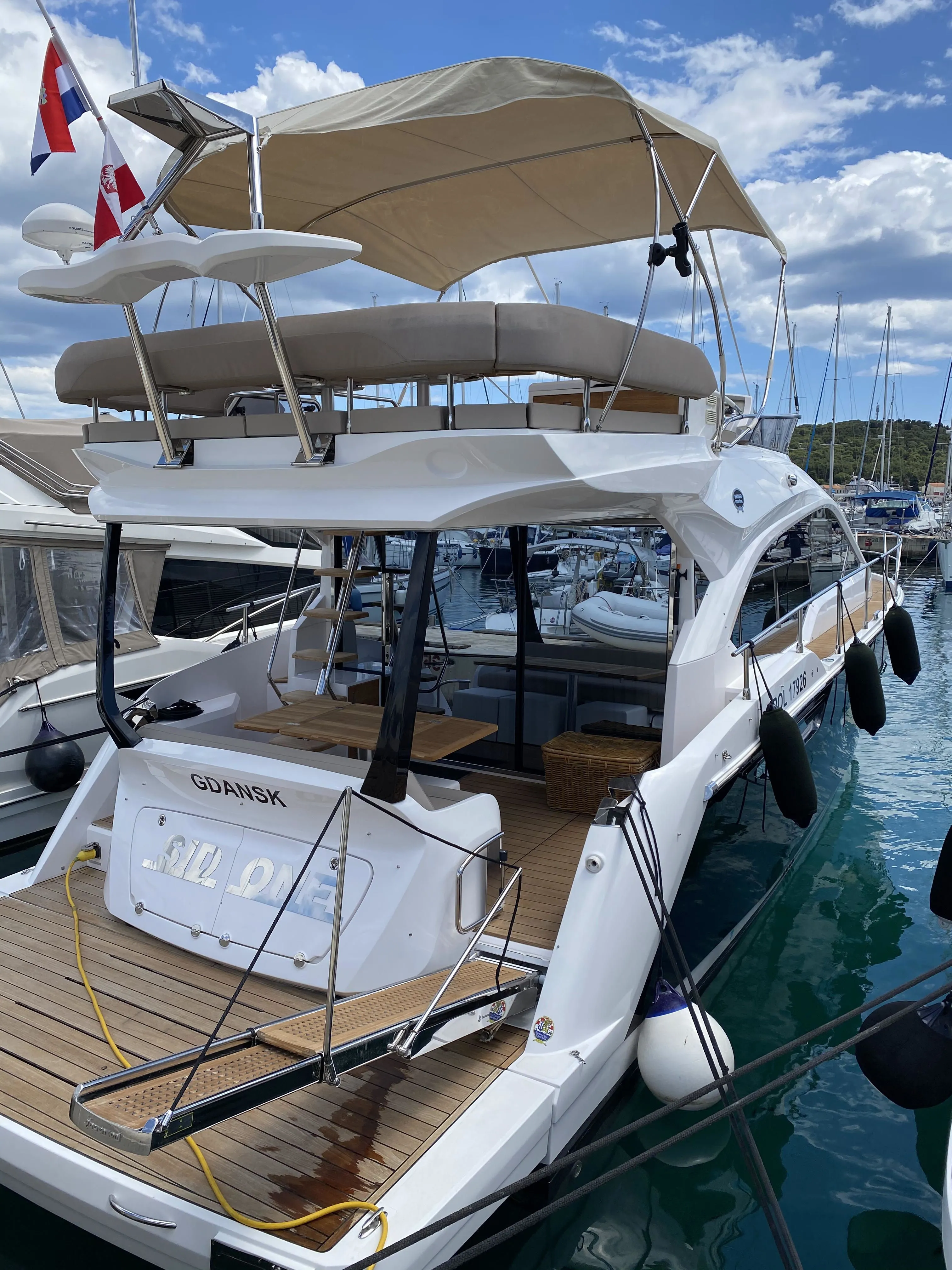 Sid One Charter Boat