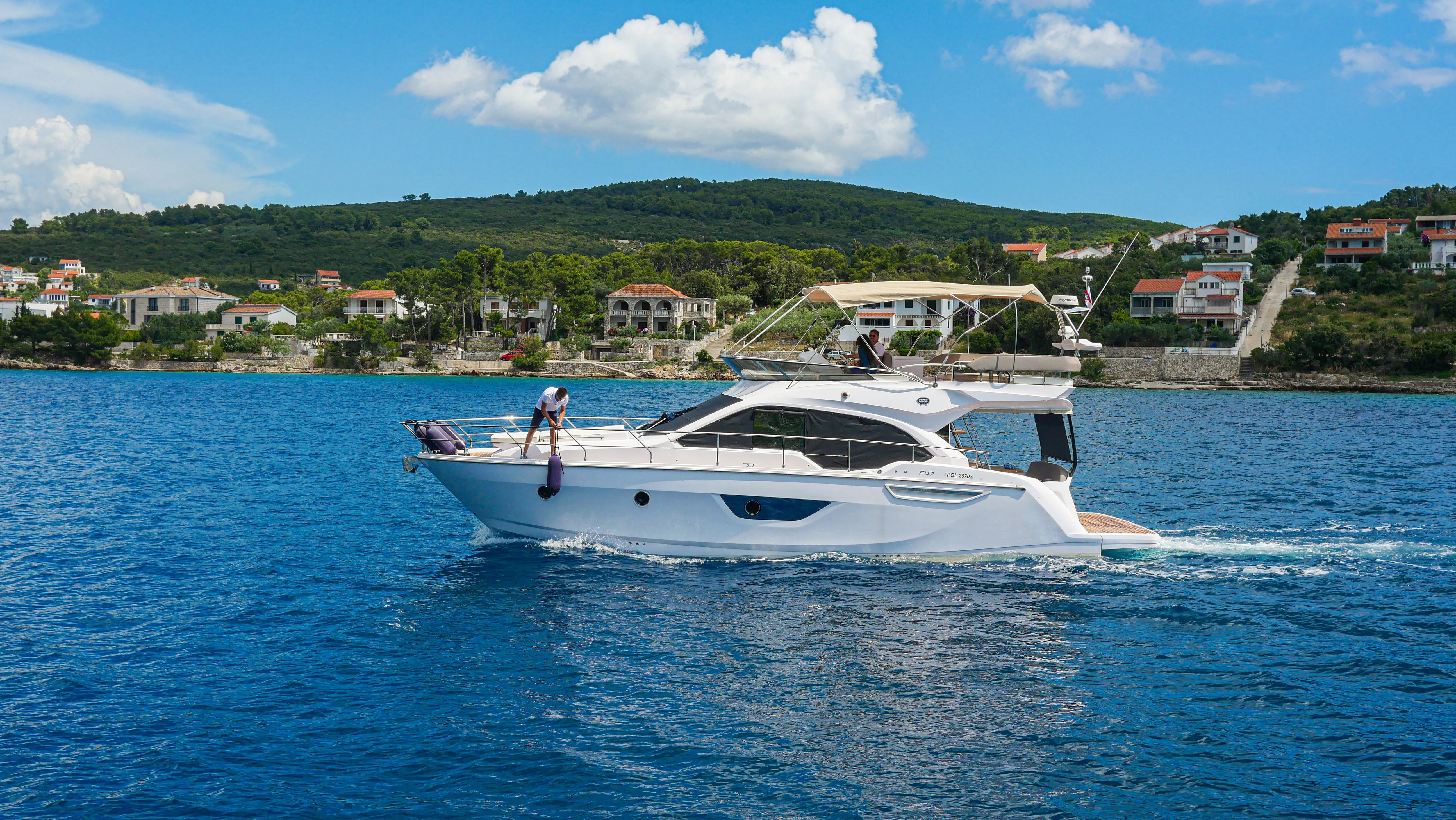 14.21m Podstrana Sessa Fly 47 Motor Yacht Hire