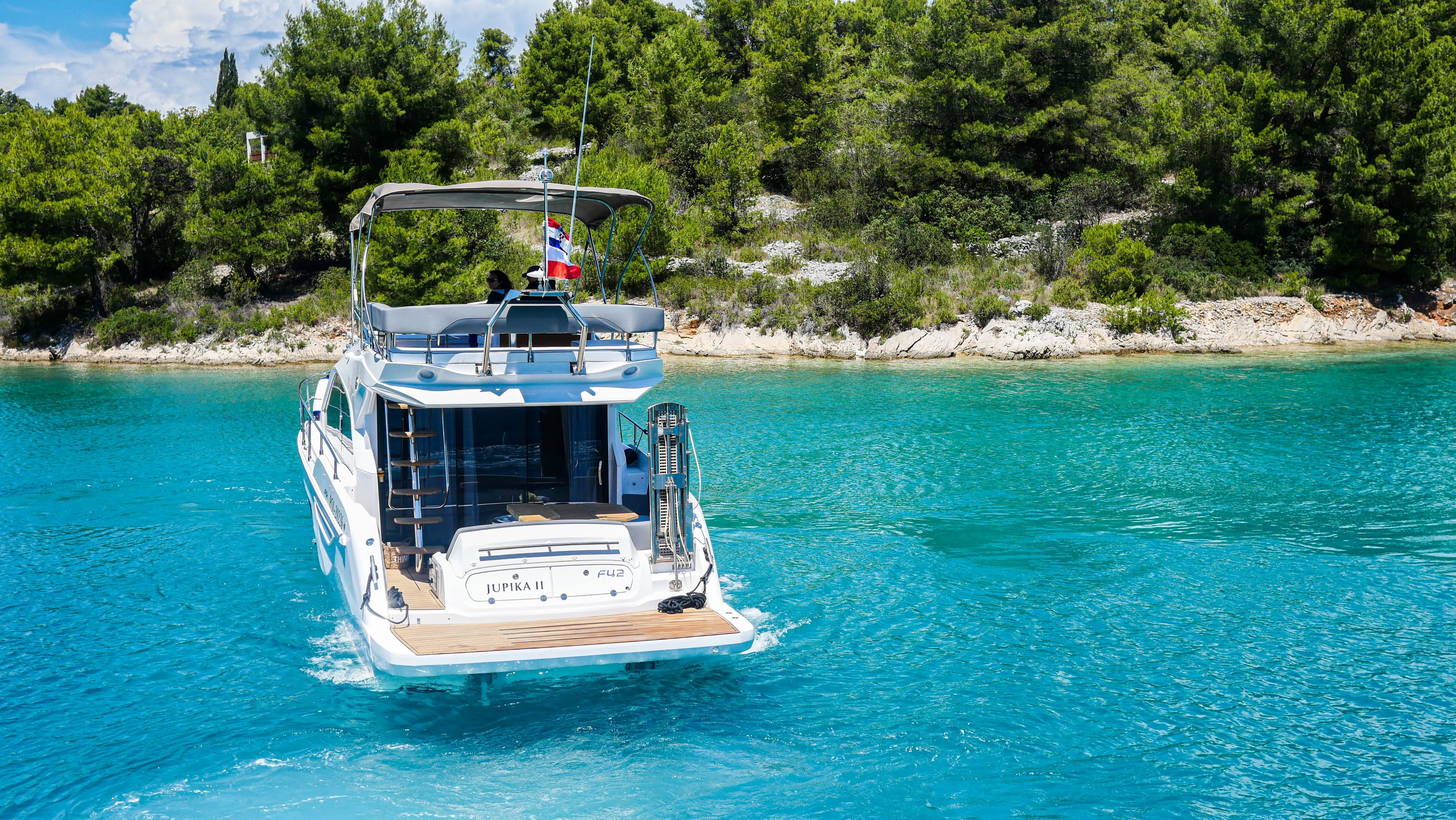 14.21m Podstrana Sessa Fly 47 Motor Yacht Hire