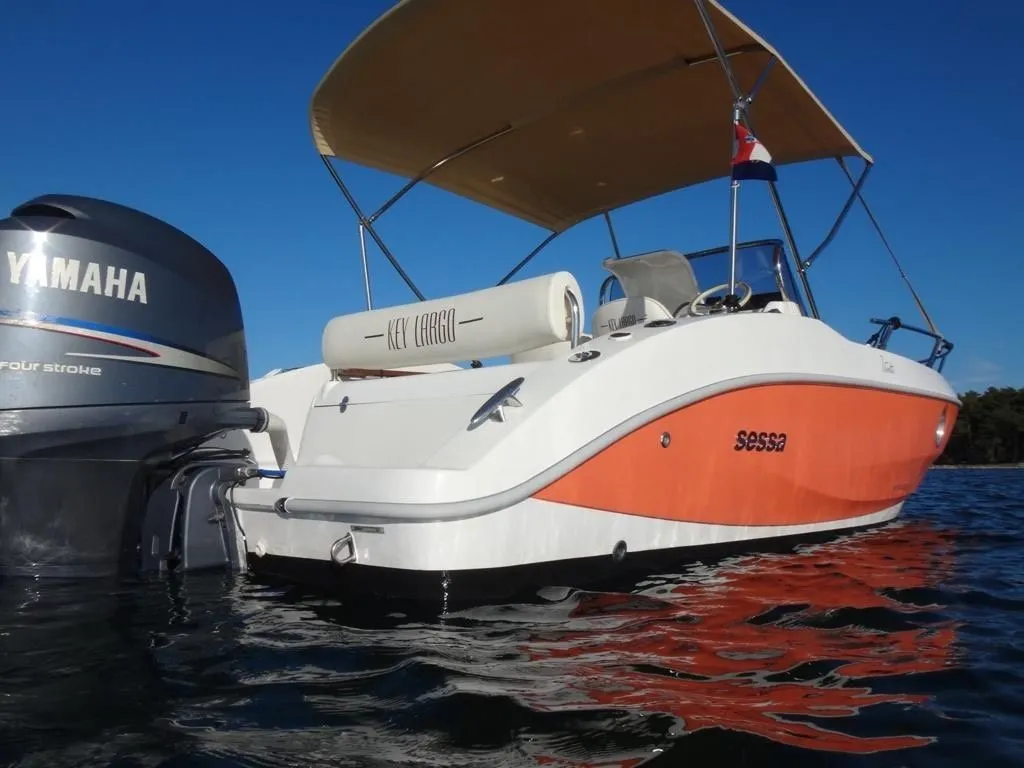 Rent a 6.2m Motor Boat Sessa Key Largo 20 Deck in Krk