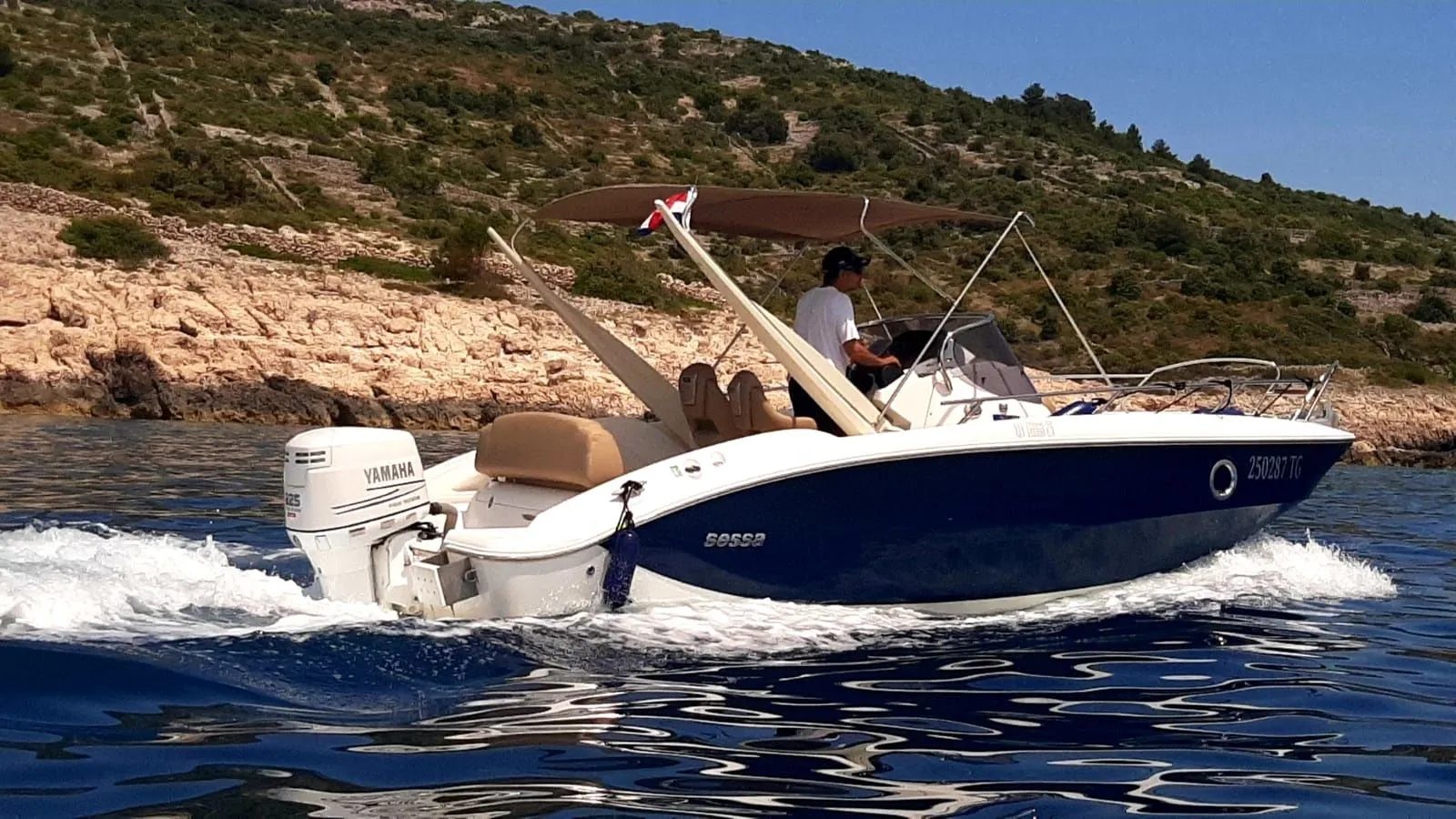 6.9m Rogoznica Motor Boat Hire