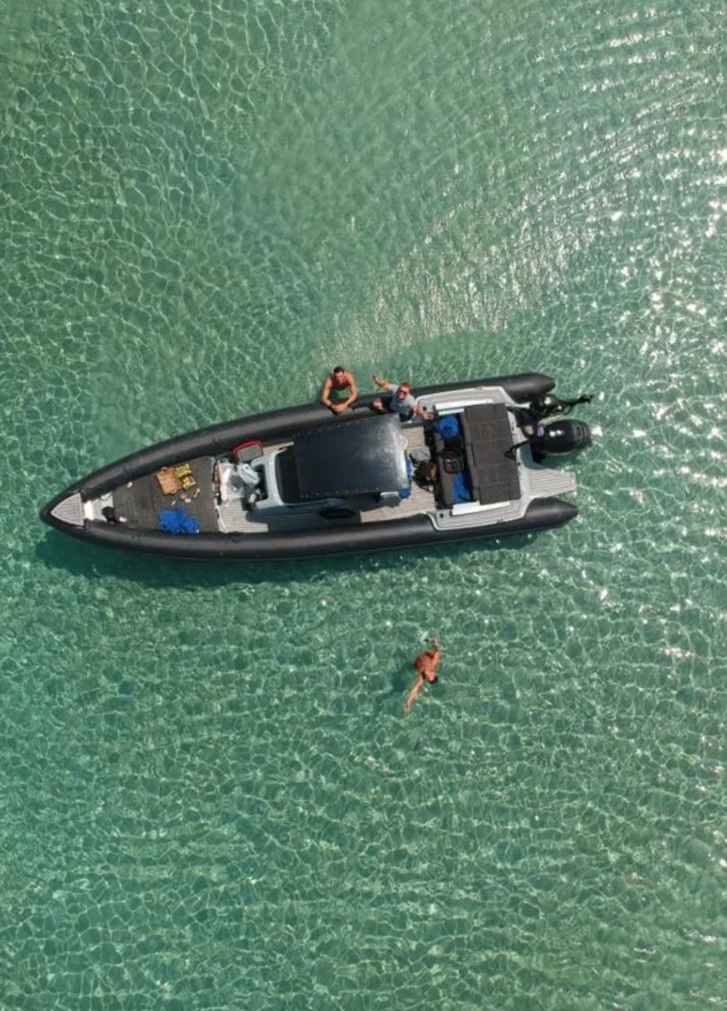 Charter a 9m Motor Boat Shearwater 890S in Mykonos City