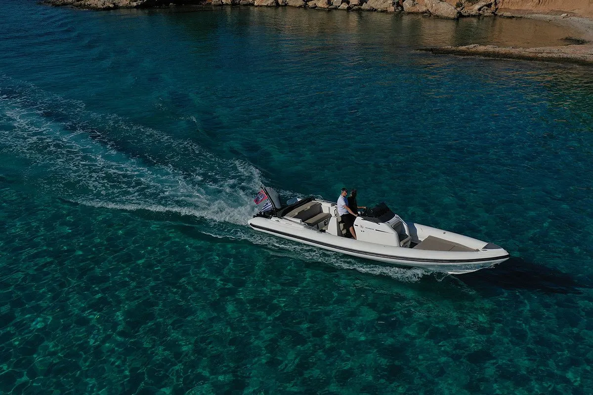 Charter a 9m Shearwater 890S Motor Boat in Porto Heli
