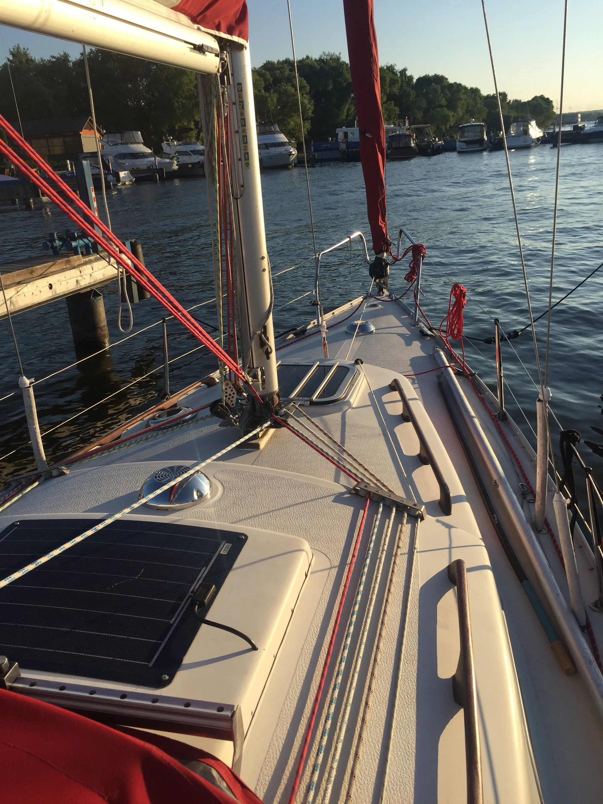 Charter a 9m Shipman 29 Sailing Yacht in Moscow