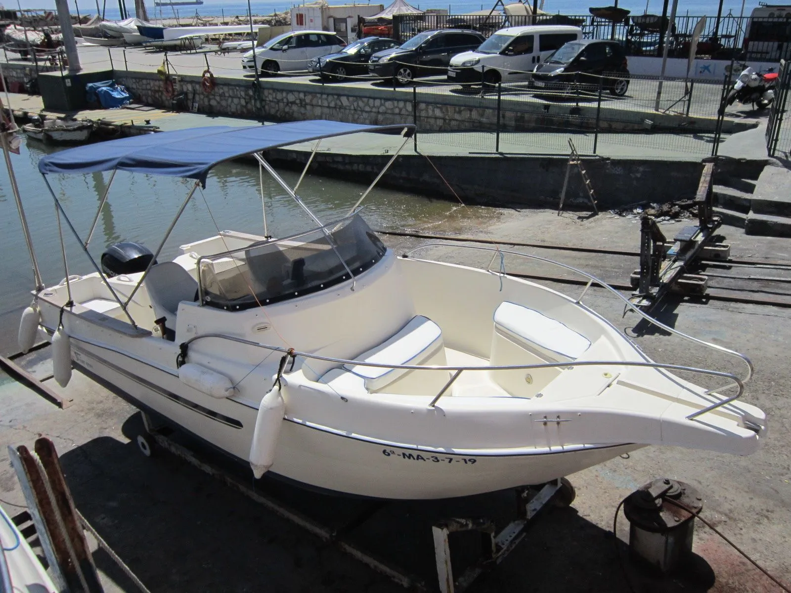 Charter a 6.88m Motor Boat Shiren 23 Open in Málaga